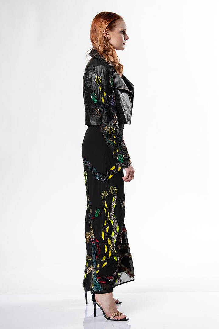 Cualquier viejo vestido de serpiente de hierro