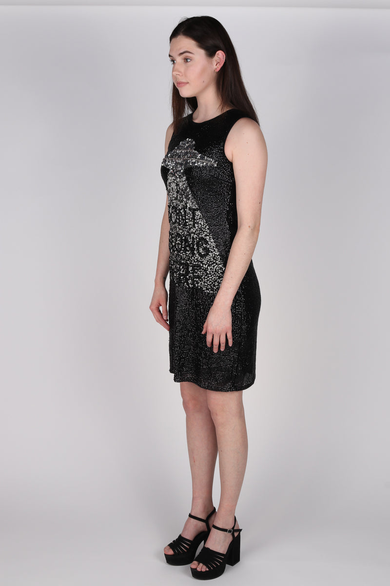 Cualquier vestido viejo de hierro que no pertenezca aquí