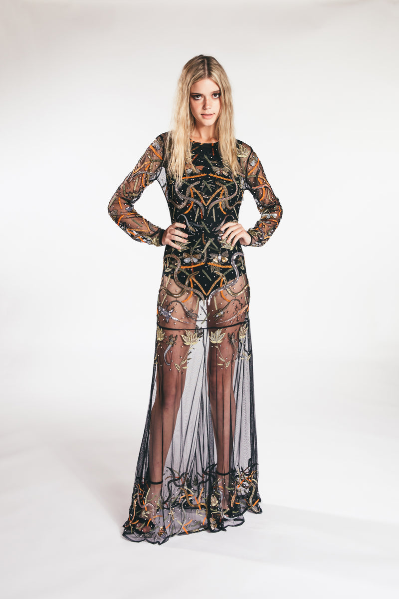 Cualquier viejo vestido de víbora de hierro