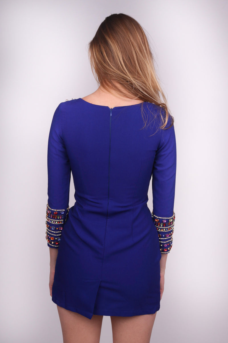 Cualquier vestido viejo con collar de hierro