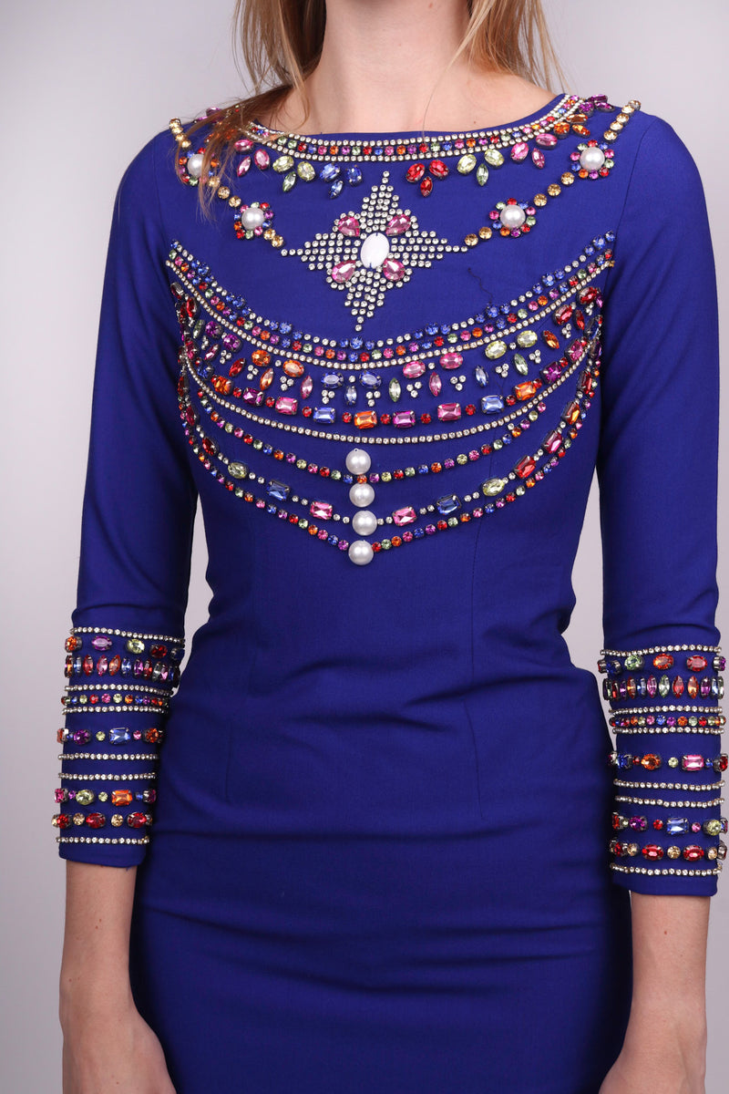 Cualquier vestido viejo con collar de hierro